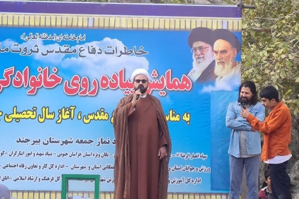 وحدت و ایستادگی مردم عامل عقب‌نشینی دشمن