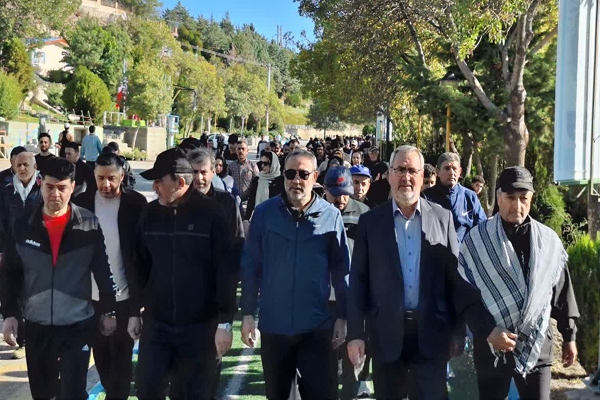 تصاویر/ همایش عظیم پیاده‌روی خانواده به مناسبت هفته دفاع‌مقدس