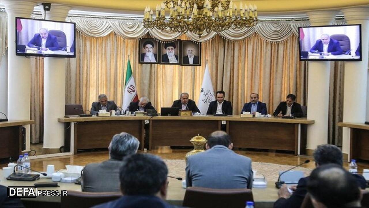 بر عهد خود با ایثارگران و فرزندان شهدا ایستاده‌ام