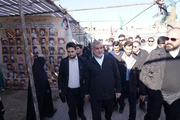 تصاویر/ بازدید نایب رئیس مجلس از نمایشگاه دفاع مقدس اردبیل