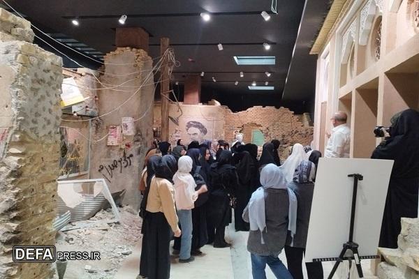 بازدید کارکنان موسسه خیریه کوثر کرامت و بیمارستان شهید رهنمون از باغ موزه دفاع مقدس+ تصاویر