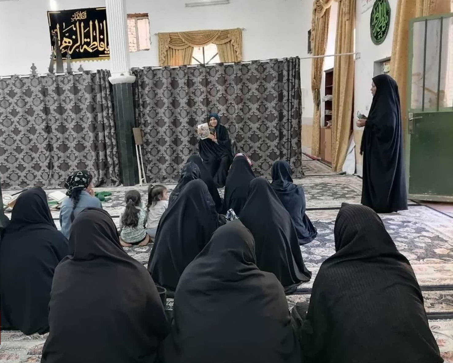 کتب دفاع مقدس چراغ راهی برای ترویج ایثار و شهادت است