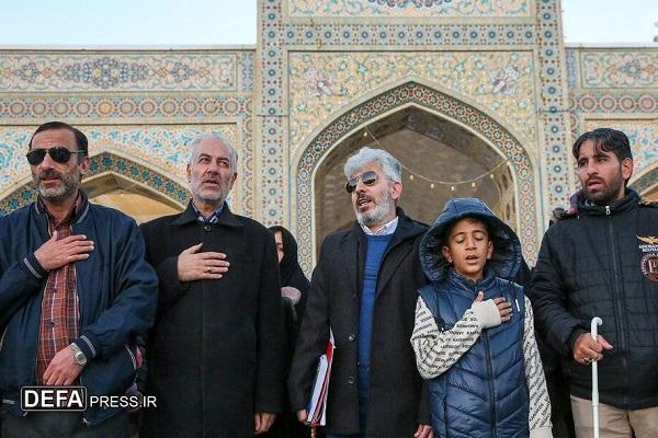آغوش باز حرم مطهر رضوی برای زائران روشن‌دل/ همراهی و خدمات ویژه برای نابینایان