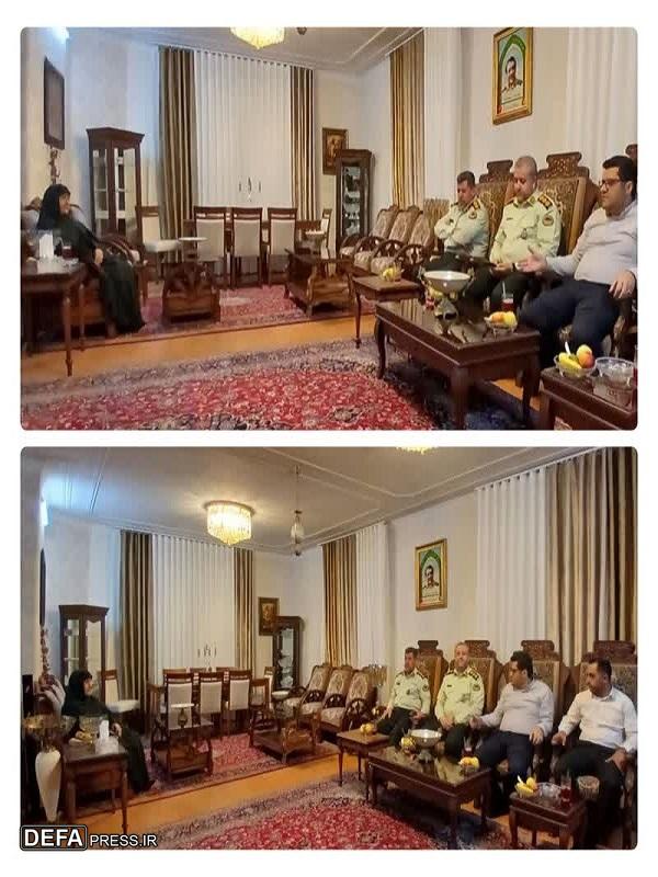 دیدار جانشین فرماندهی انتظامی استان کرمان با خانواده سردار شهید «زنده‌روح»