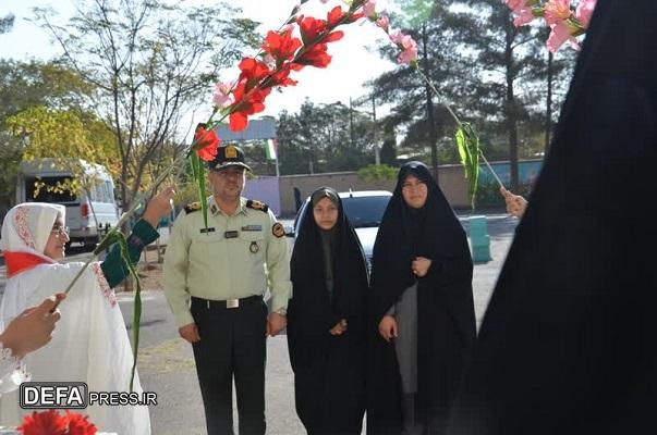 فرمانده انتظامی استان کرمان فرزند شهید «برزگرپور» را در آغاز سال تحصیلی بدرقه کرد+تصاویر