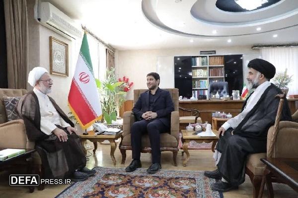 دفاع موجب بیداری ملت‌ها و افشای چهره سیاه جنایتکاران و عزت و اقتدار اسلام شد
