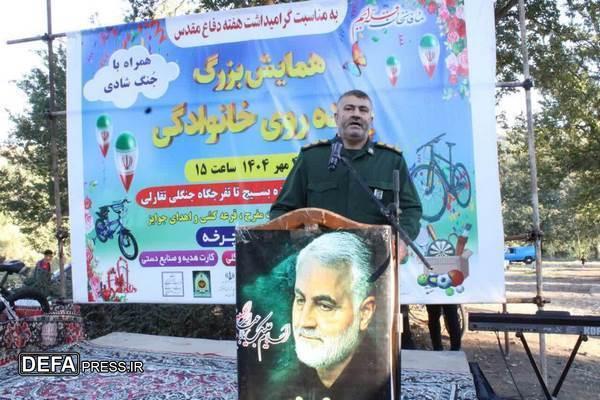دفاع مقدس الگویی مثبت برای جوانان ماست