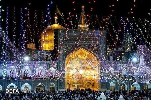 قرائت دعای سمات و نماز جعفر طیار برای تعجیل امر فرج در حرم رضوی