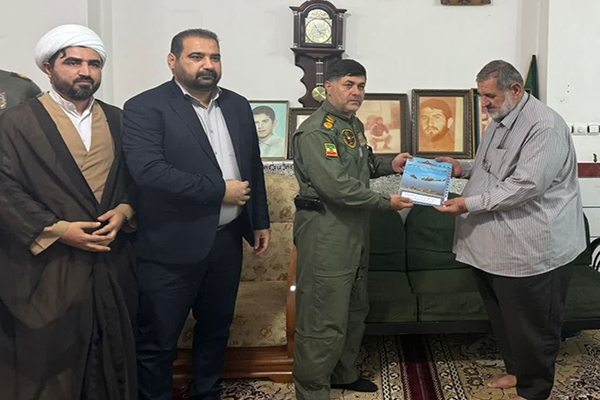 تجلیل از خانواده شهید مکوندی در مسجدسلیمان