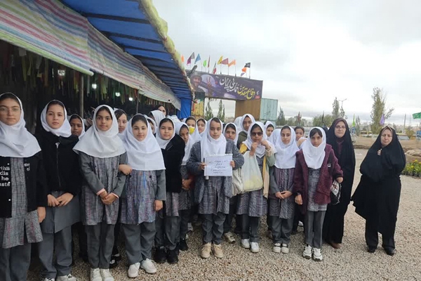 تصاویر/ بازدید دانش‌آموزان پایه ابتدایی از نمایشگاه «طریق‌القدس»