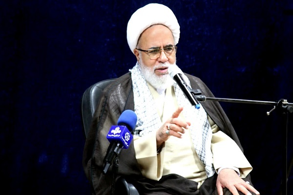 نسل دفاع مقدس، نسلی تاریخی و الگو برای همه دورانهاست