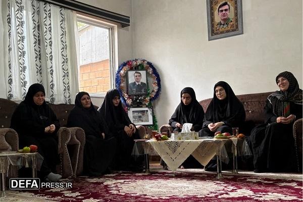 دیدار جمعی از مسئولین و دانشجویان با خانواده شهید اقتدار «جابر کامرانی»