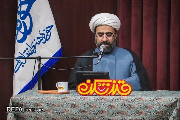 برگزاری پنجاه‌وسومین محفل شعر طنز «قندشکن» به مناسبت هفته دفاع مقدس در یزد
