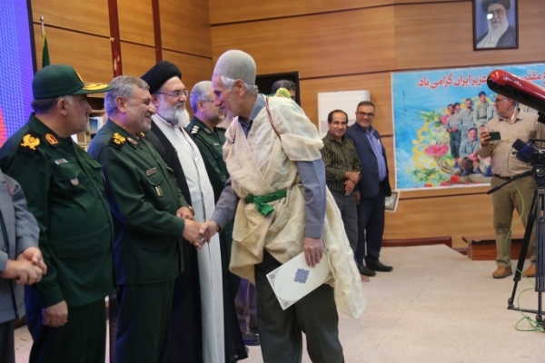 تصاویر/ تجلیل از پیشکسوتان و فعالان دفاع مقدس و مقاومت در کهگیلویه و بویراحمد