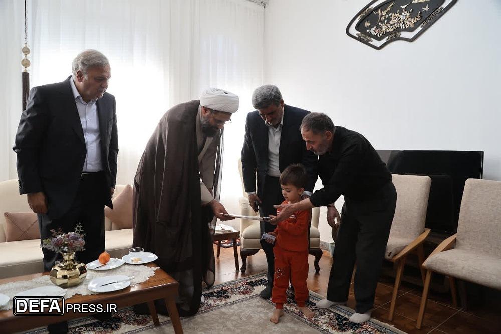 تجلیل نماینده ولی فقیه در استان همدان با خانواده شهدای آتش‌نشان + تصاویر