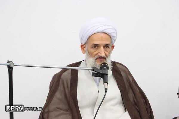 داشتن «دیدگاه اقامه نماز» برای مدیران و معلمان یک اصل است