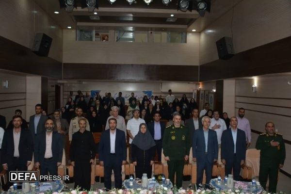 محفل شعر «لاله‌های سرخ» در کرمانشاه برگزار شد