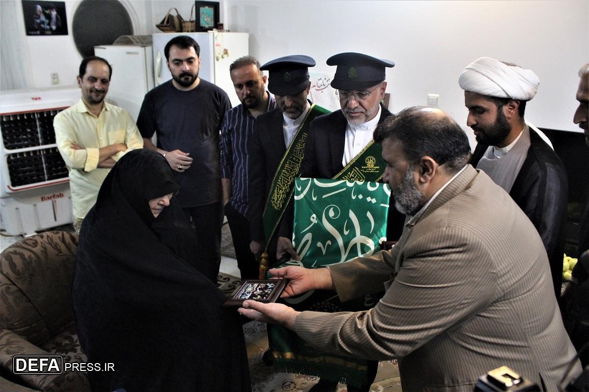 تجلیل اصحاب رسانه استان قم از راوی کتاب «تب ناتمام»