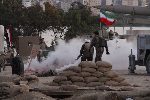تصاویر/ شبیه‌سازی عملیات «طریق‌القدس» در نمایشگاه دفاع مقدس اردبیل