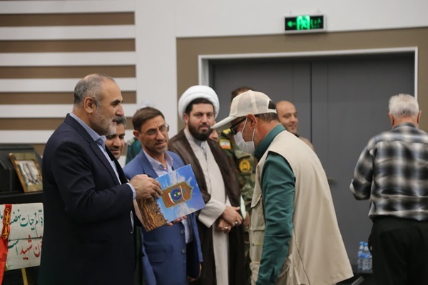 آیین گرامیداشت از پیشکسوتان جهاد و مقاومت در زنجان برگزار شد