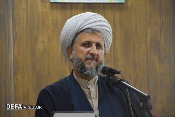 زنان جامعه با الگو قرار دادن حضرت زینب(س)، ستون اصلی پشتیبانی معنوی و مادی در جبهه ها بودند