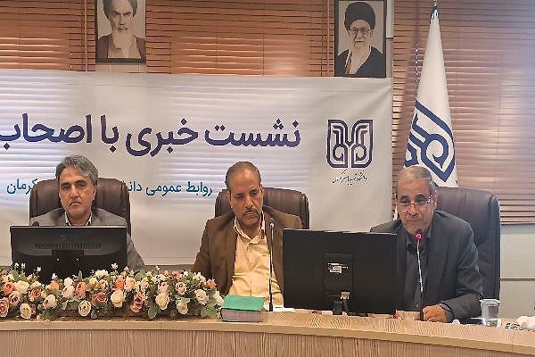 خبرنگاری سنگر مقابله با استبداد است/دانشگاه باید چشمه زلال خودباوری بماند