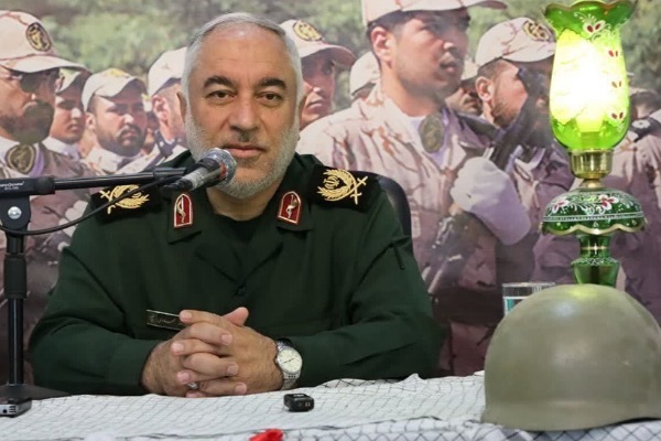 سربازان نقش مهمی در دفاع از جامعه اسلامی دارند