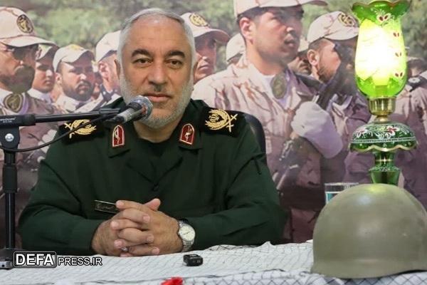 سربازان نقش مهمی در دفاع از جامعه اسلامی دارند