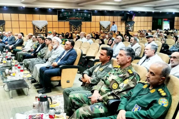 تصاویر/ همایش تجلیل از مجاهدان ۸ سال دفاع مقدس ( خط مقدمی ها) در بیرجند