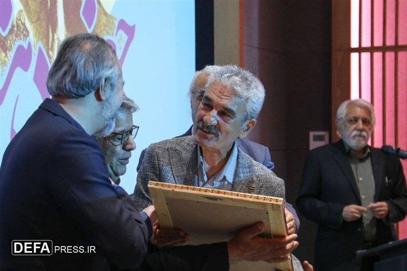 نشان درجه‌ یک هنری به «جعفر دهقان» اهدا شد