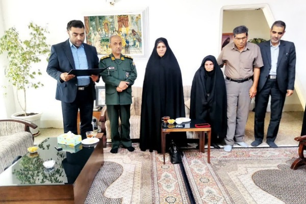 دیدار جمعی از مدیران خراسان جنوبی با مادر مکرمه شهید محمد هادی محمدپور