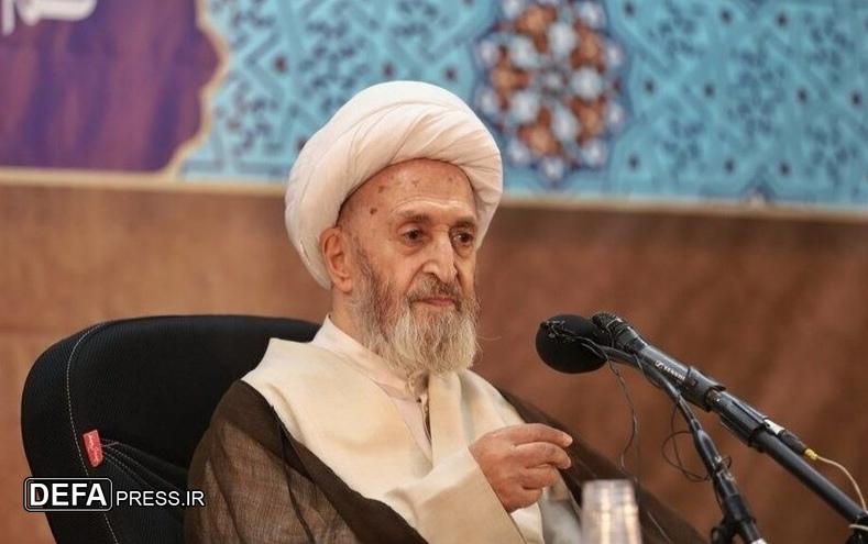 آیت‌الله سبحانی: میرزای نائینی همواره برای هماهنگی دین و سیاست در جامعه تلاش می‌کرد