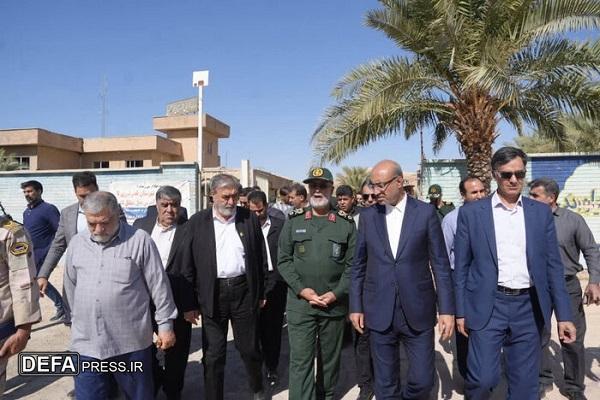 سطح آمادگی نیروهای نظامی و امنیتی مستقر در غرب کشور بسیار مطلوب است سطح آمادگی نیروهای نظامی و امنیتی مستقر در غرب کشور بسیار مطلوب است