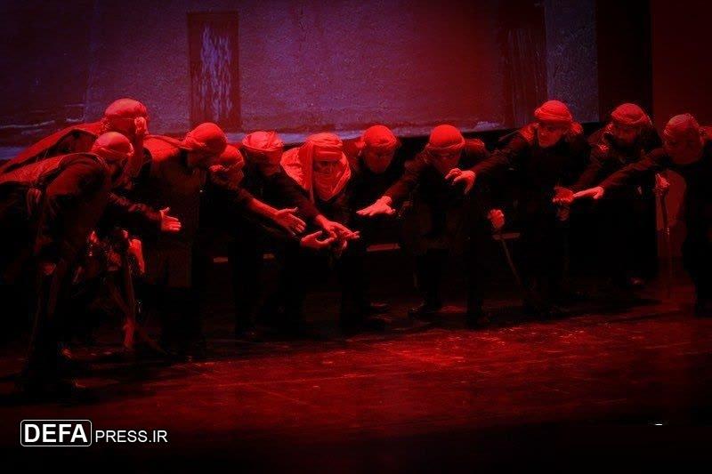 «آن دوازده نفر» روی صحنه می‌رود