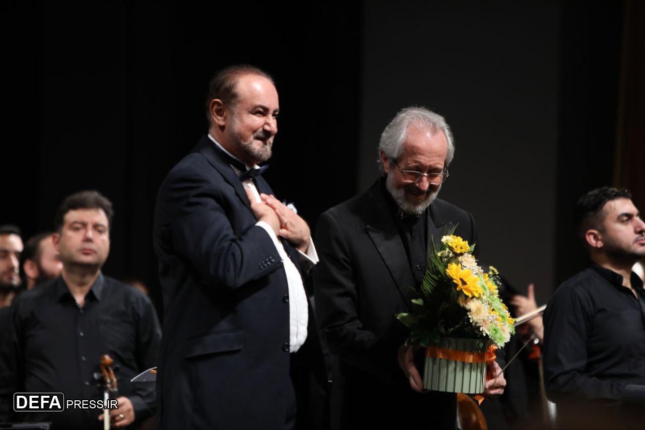 عبدالحسین مختاباد با ارکستر موسیقی ملی ایران خواند