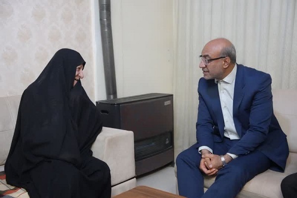 تجدید میثاق استاندار کرمانشاه با آرمان‌های شهدا در آستانه ۱۳ آبان