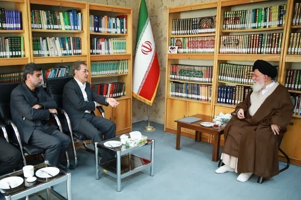 تقویت بیمه سلامت با جذب سرمایه‌گذار، نظارت مؤثر و ادغام در نظام پزشکی