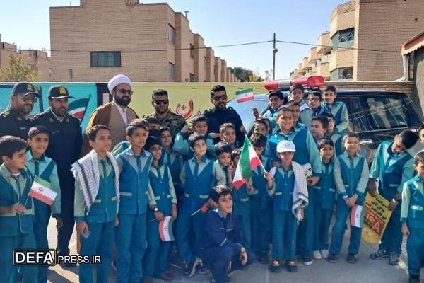 حضور معنوی در روز دانش‌آموز؛ دبستان سعدی بیرجند میزبان پلیس بود