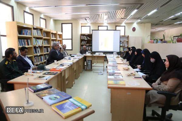 روایت حماسهٔ گردان ۴۰۸ غواص در نشست ادبی دفاع‌مقدس کرمان+تصاویر