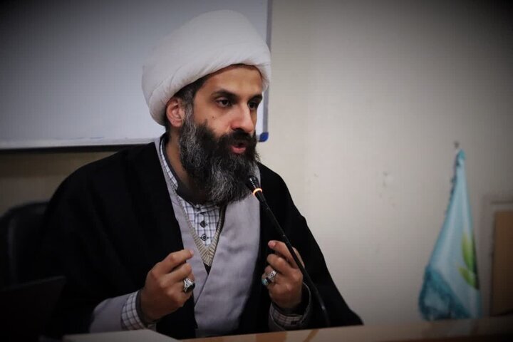 اعتکاف از مولفه‌های هویتی انقلاب اسلامی است