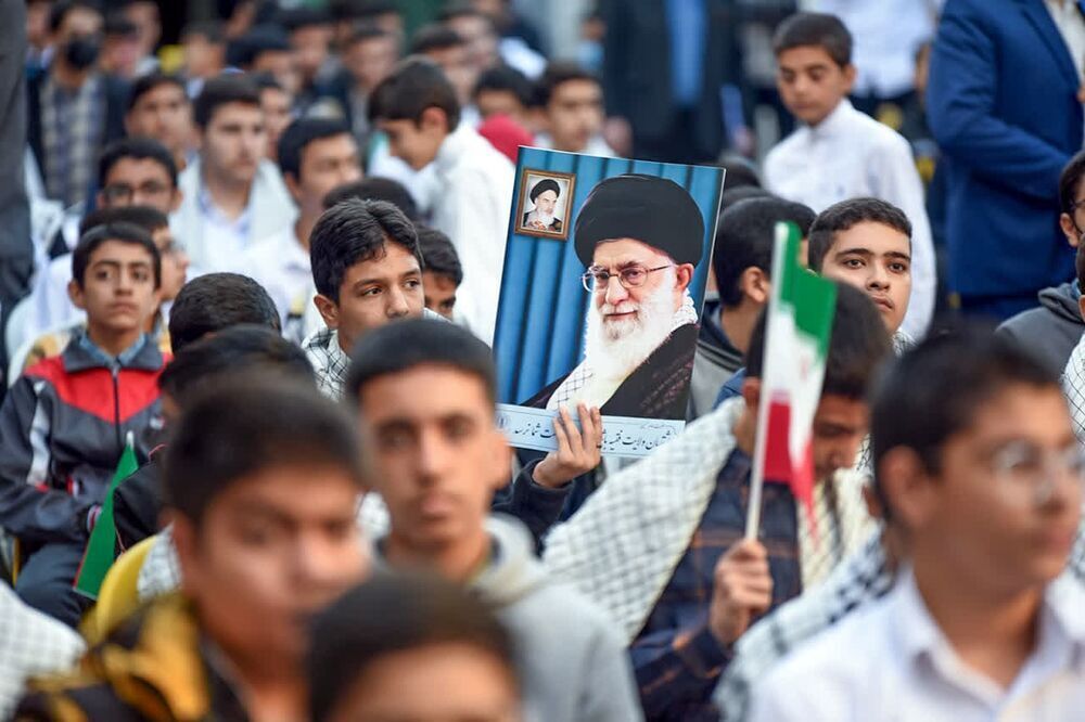 پژواک مبارزه با استکبار در فارس در روز ۱۳ آبان