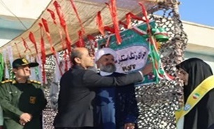 زنگ استکبار ستیزی در مدارس دشتی نواخته شد