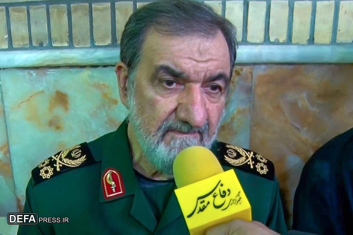 سرلشکر رضایی: ایران از قدرت موشکی خود صرف نظر نخواهد کرد سرلشکر رضایی: ایران از قدرت موشکی خود صرف نظر نخواهد کرد