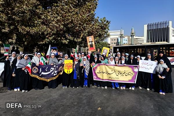 نسل جدید انقلاب در صحنه؛ از فهمیدهها تا نوجوانان امروز، میراثدار عزت ایران نسل جدید انقلاب در صحنه؛ از فهمیدهها تا نوجوانان امروز، میراثدار عزت ایران