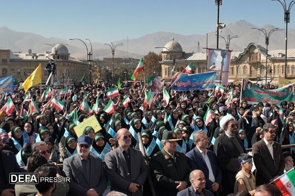 راهپیمایی ۱۳ آبان با حضور پرشور مردم همدان برگزار شد راهپیمایی ۱۳ آبان با حضور پرشور مردم همدان برگزار شد