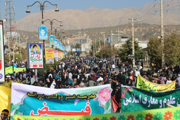 تصاویر/ راهپیمایی پرشور ۱۳ آبان در کهگیلویه و بویراحمد (۱)