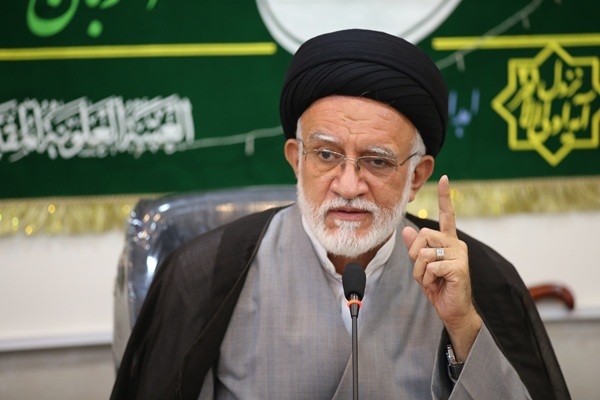 دبیر جامعه روحانیت شیراز: ۱۳ آبان یک تاریخ نیست بلکه یک هشدار جهانی است