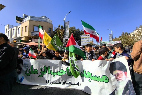 راهپیمایی ۱۳ آبان در زنجان برگزار شد