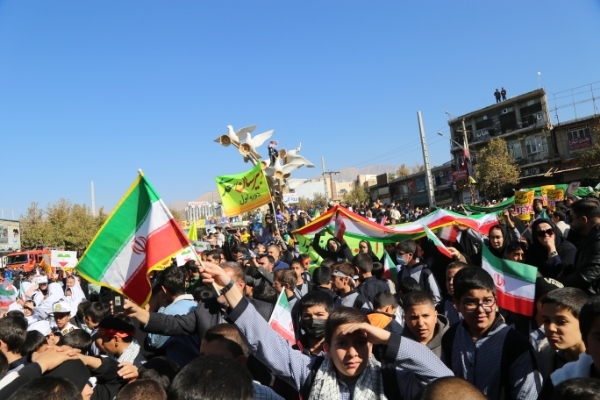 فیلم/ حضور پرشور دانش آموزان در راهپیمایی ۱۳ آبان در کهگیلویه و بویراحمد