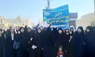 تصاویر/ حضور طلاب مدرسه علمیه حضرت رقیه(س) برازجان در راهپیمایی یوم‌الله ۱۳ آبان